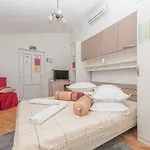 Apartament And Goran *
